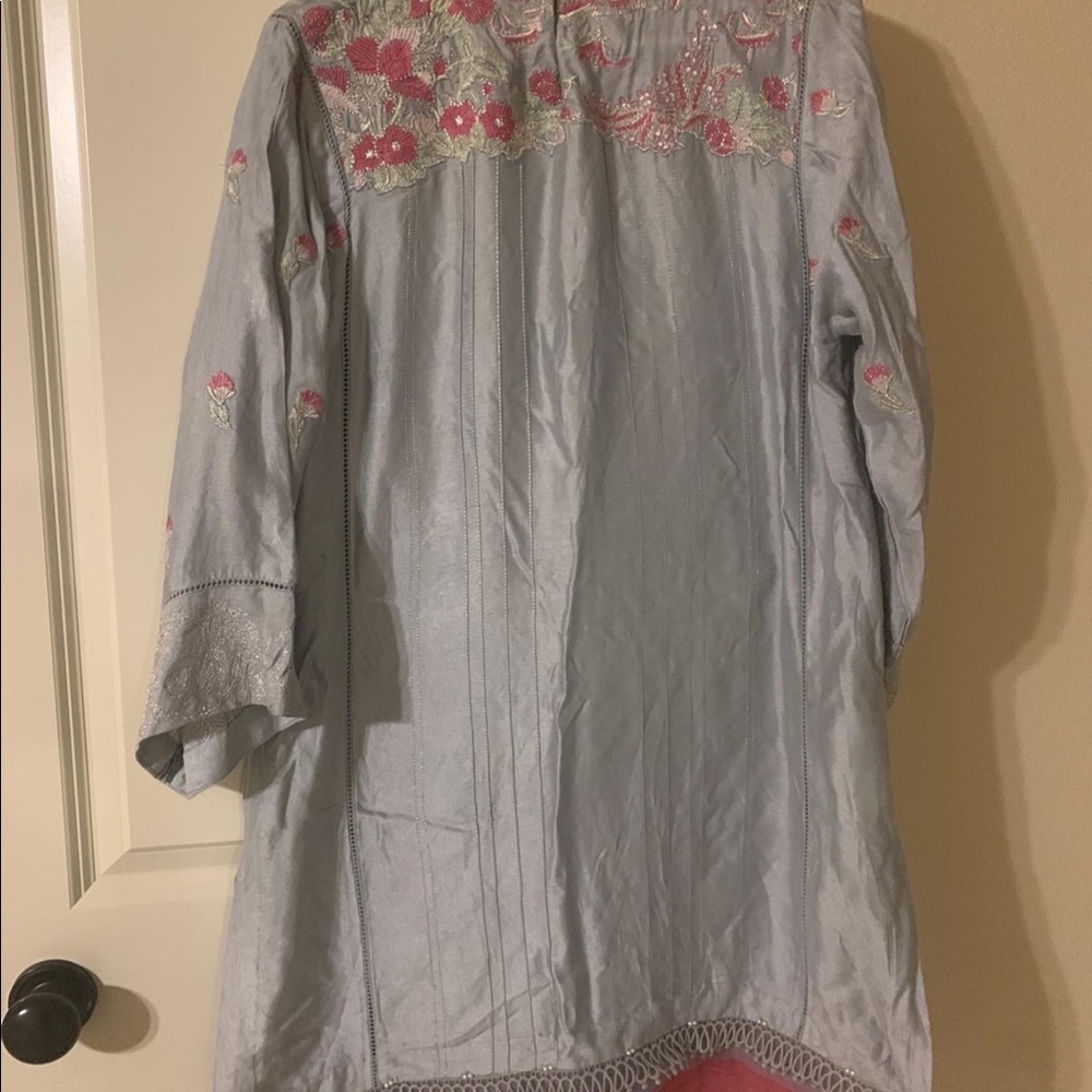 beautiful kurta by sapphire in size medium in grey and pink